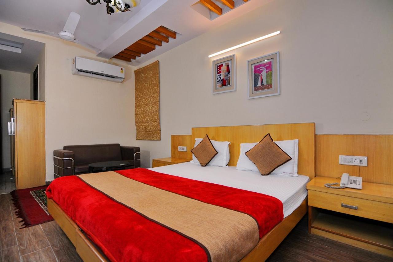 Hotel OYO 5943 TJS Grand Delhi  Exterior foto