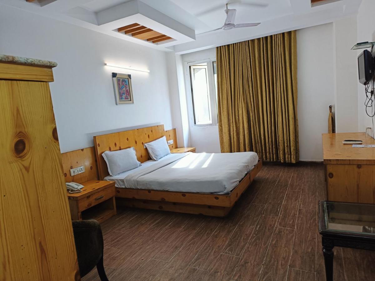 Hotel OYO 5943 TJS Grand Delhi  Exterior foto