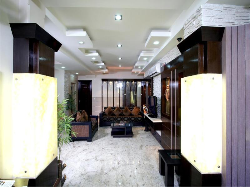 Hotel OYO 5943 TJS Grand Delhi  Interior foto