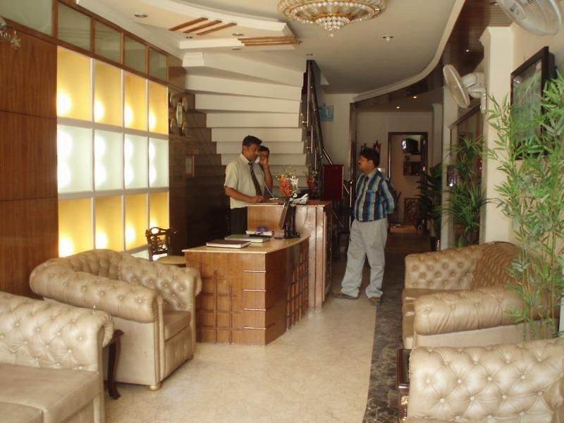 Hotel OYO 5943 TJS Grand Delhi  Interior foto