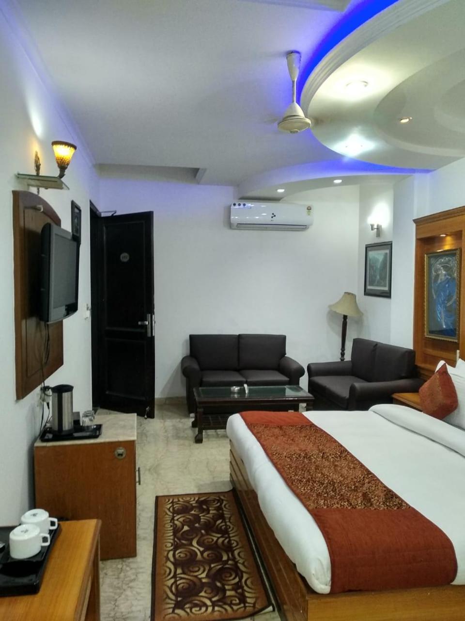Hotel OYO 5943 TJS Grand Delhi  Exterior foto