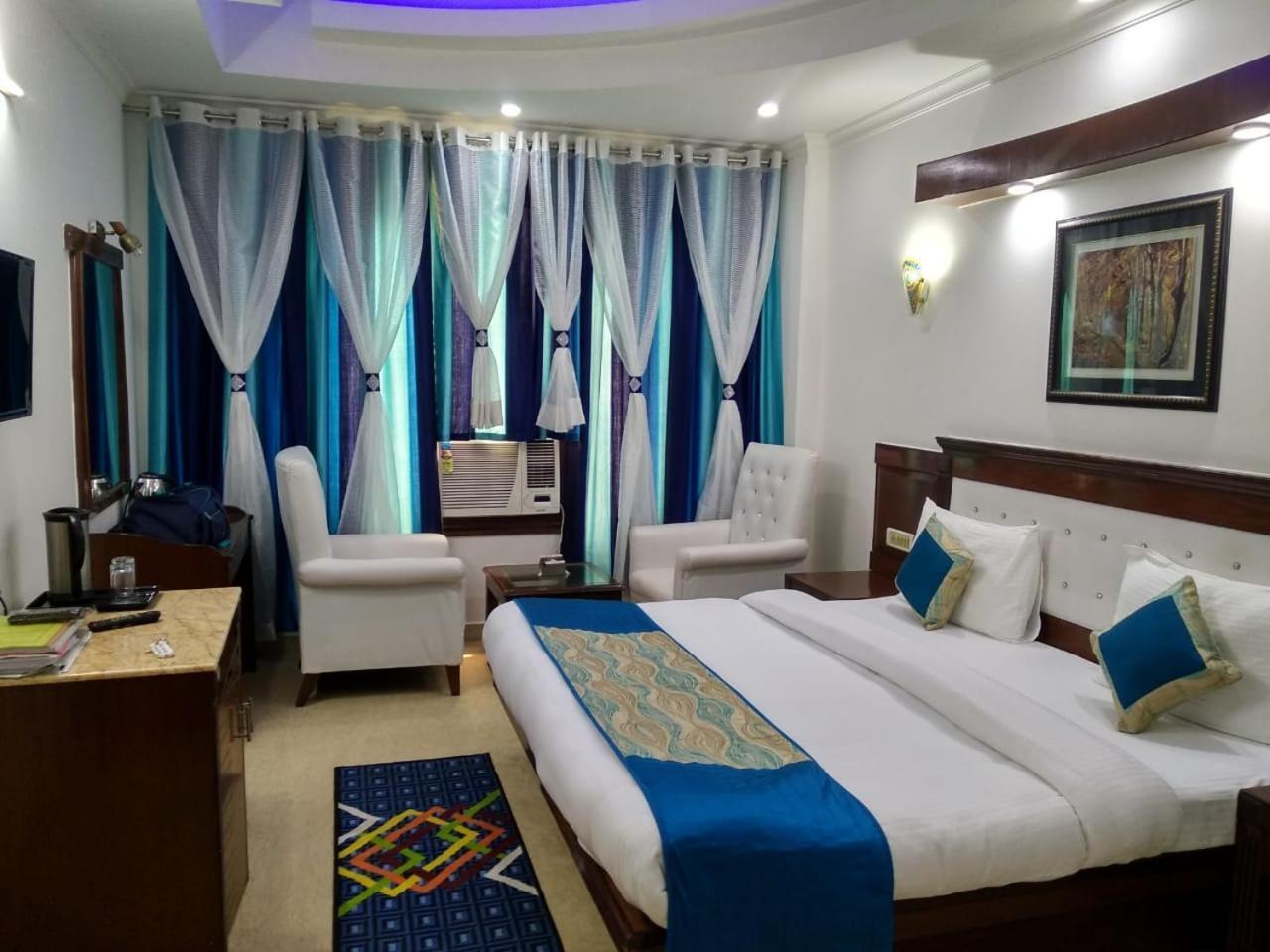 Hotel OYO 5943 TJS Grand Delhi  Exterior foto