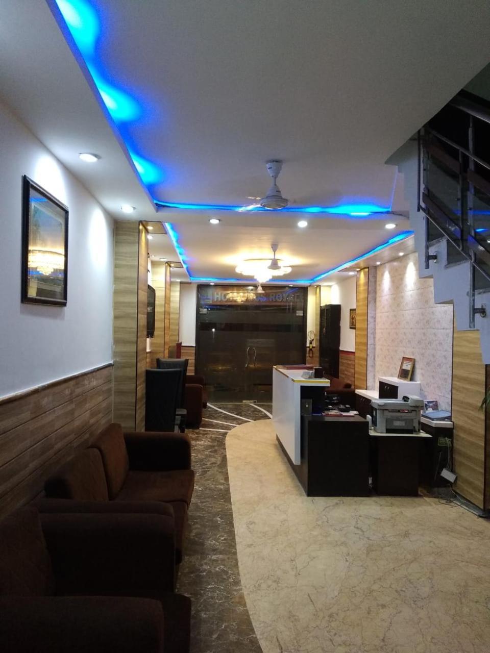 Hotel OYO 5943 TJS Grand Delhi  Exterior foto